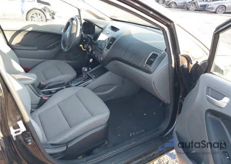 2017 Kia Forte Lx z USA, uszkodzony, nr VIN 3KPFL4A72HE055864